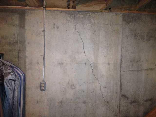 Basement wall crack